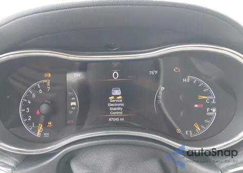 2018 Jeep Grand Cherokee Overland 4X2 из США, поврежденный, VIN 1C4RJECG5JC197225